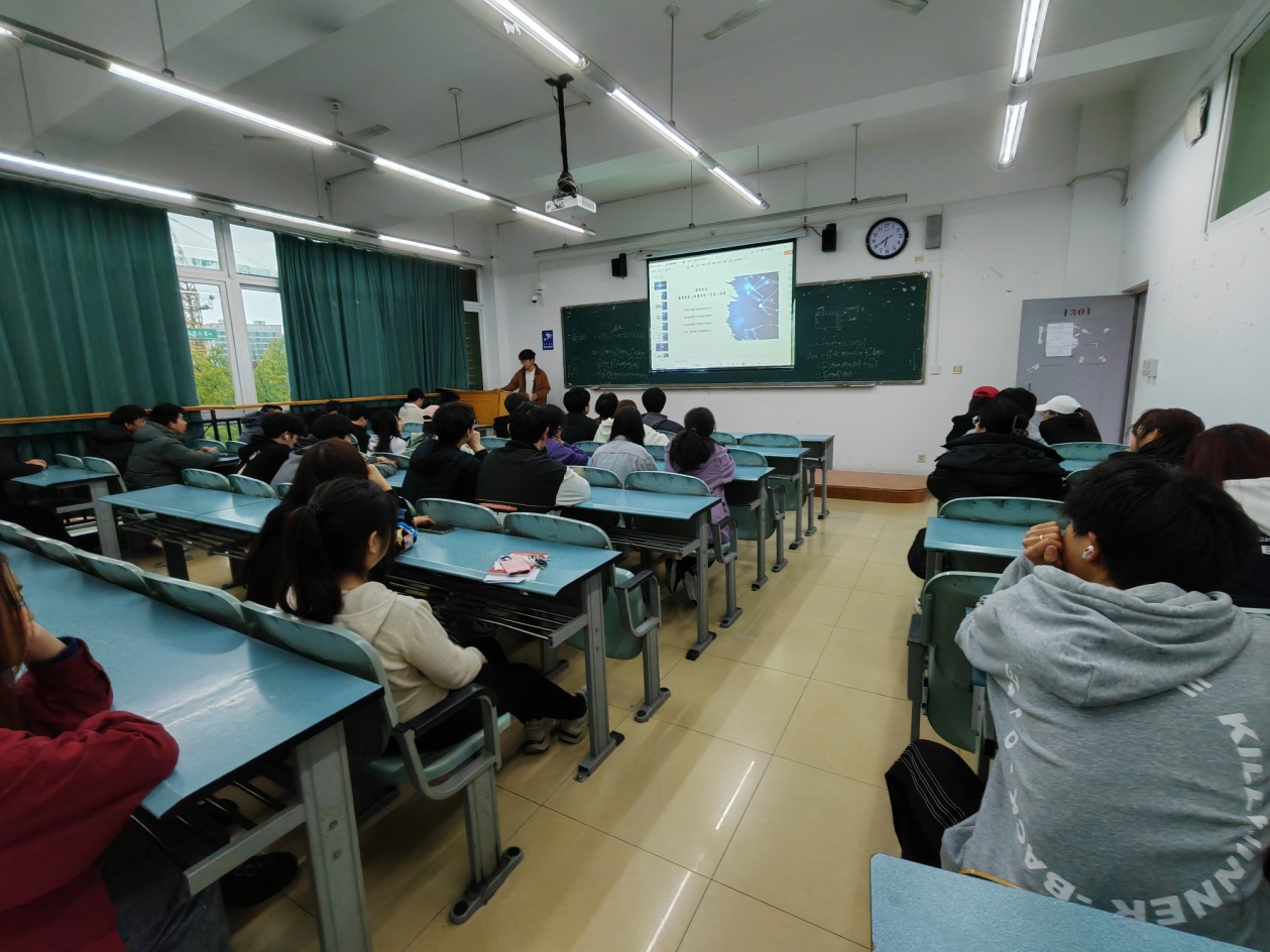 大学班会照片图片